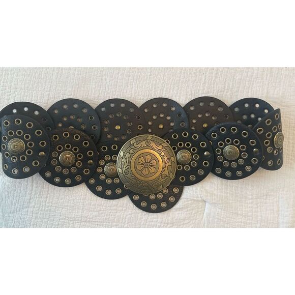 Round Disc Adjustable Black and Gold Belt New - Picture 5 of 5